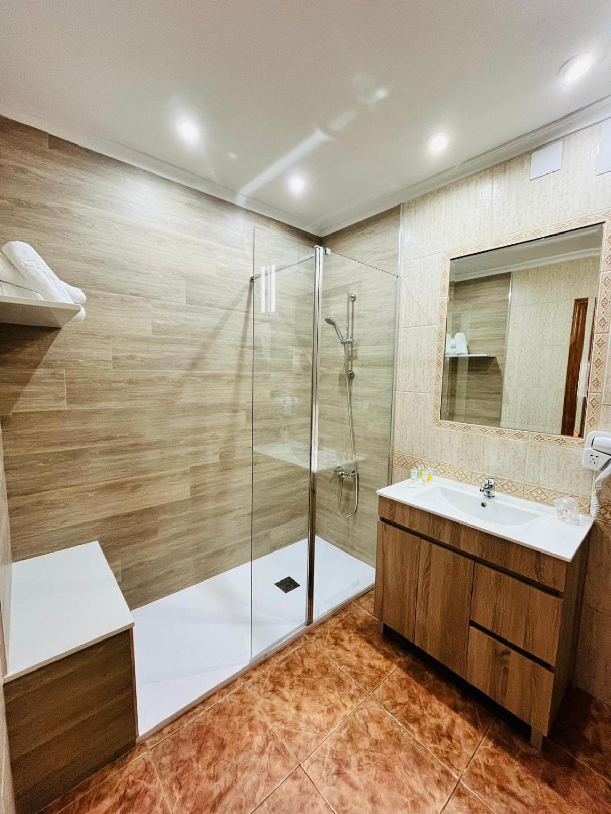 Hotel Salvador Bailen Ngoại thất bức ảnh
